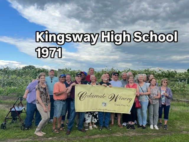 We enjoyed having the Kingsway Class of 1971 visit Cedarvale Winery!
#wineandfriends 
#class of 1971
#kingswayhighschool
